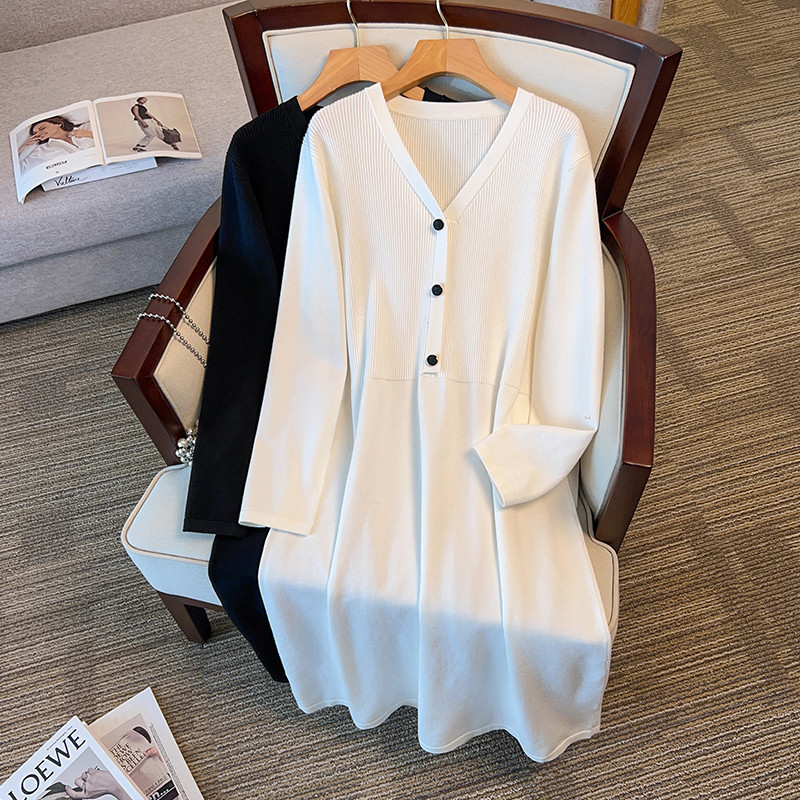 200/ 175kg Plus size women's clothing, bust size 150/160, loose long V-neck sweater dress, suitable for 300 pounds, 8368