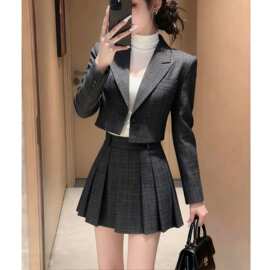 感法式小香风两件套装裙秋冬新款富家千金外套上衣百褶短裙女