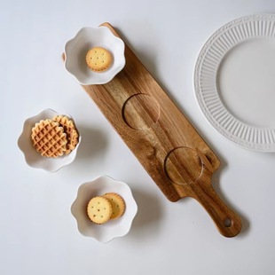 In stock ins ceramic lace dish with wooden tray creative pastry dish sauce compartment snack dried fruit flavor dish batch