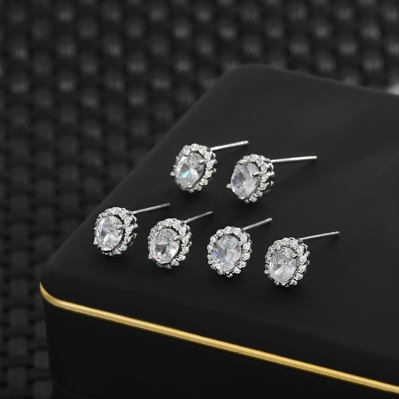 Copper Simple Style Classic Style Solid Color Inlay Zircon Ear Studs display picture 4