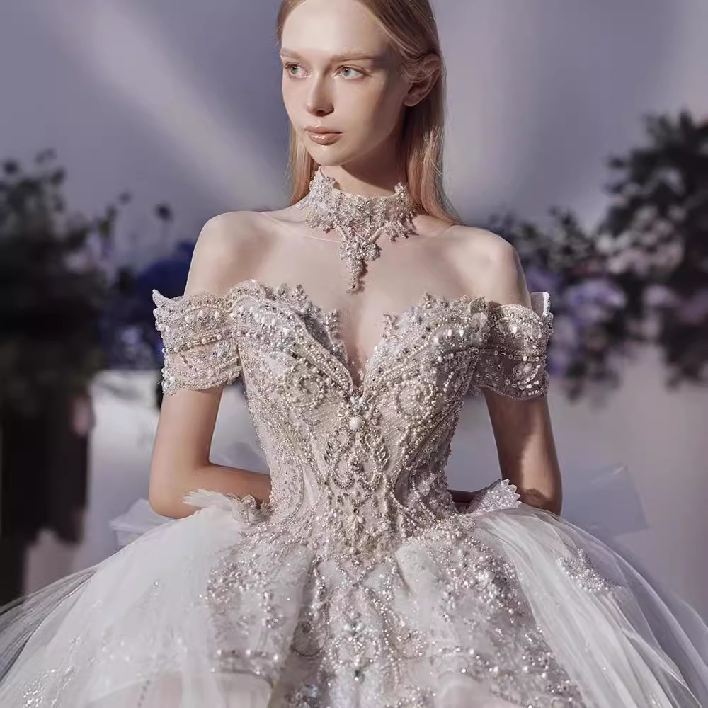 Vestido de novia de lujo 2025, nuevo modelo para novias pequeñas, talla grande, con cola larga, diseño de hombros descubiertos D101.