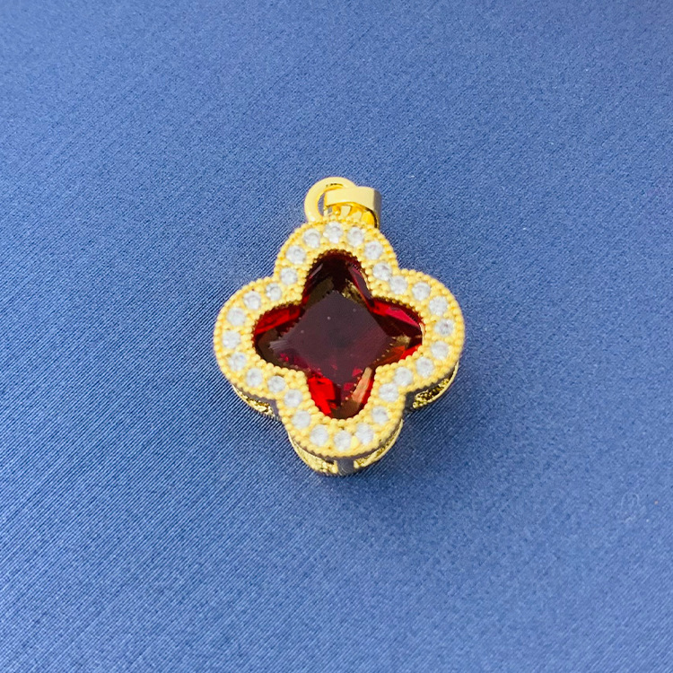 百種類のペンダントは心のままにファッションの経典を配合します。カップルの美しいペンダントは親友のアクセサリーを送ります。