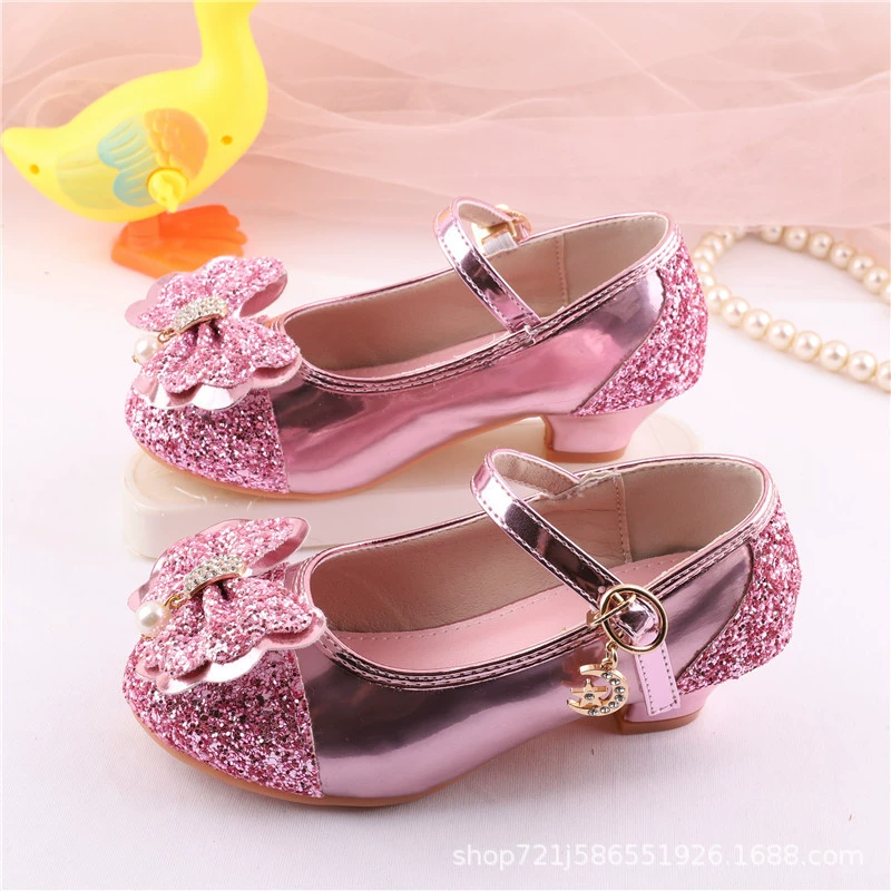 Девушка обувь принцессы на высоком каблуке на мягкой подошве