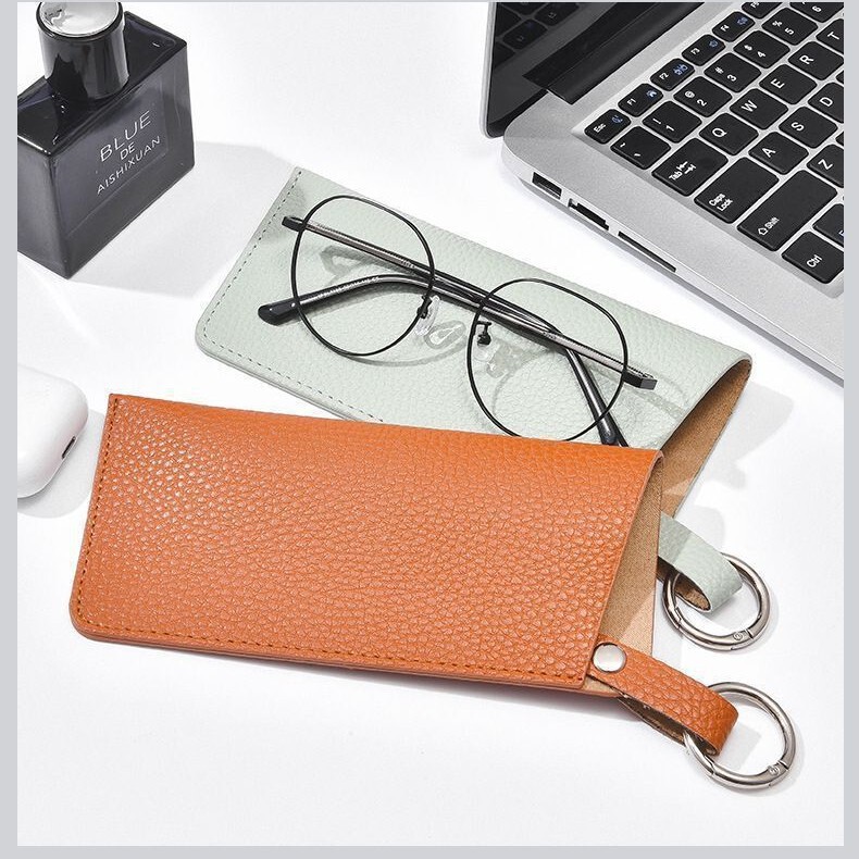 Soft Silicone Glasses Bag for Women, Niche Design, Can Be Hung on a Bag, Travel-Friendly, Anti-Drop, Sunglasses Storage Box, Silicone Glasses Case