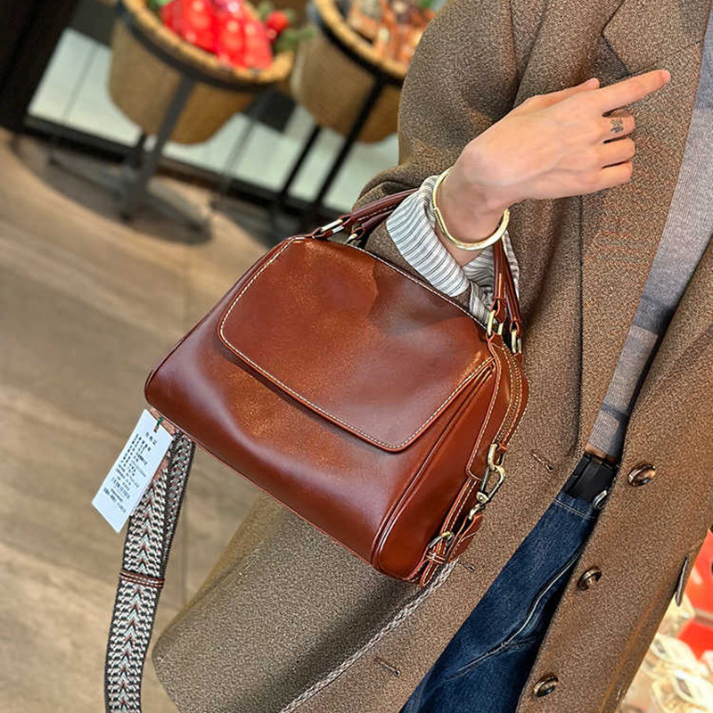 Genuine Leather Retro Women's Bag Spring/Summer 2026 New Casual Versatile Crossbody Bag High-End Large Capacity Shoulder Pillow Bag - Thumbnail 2