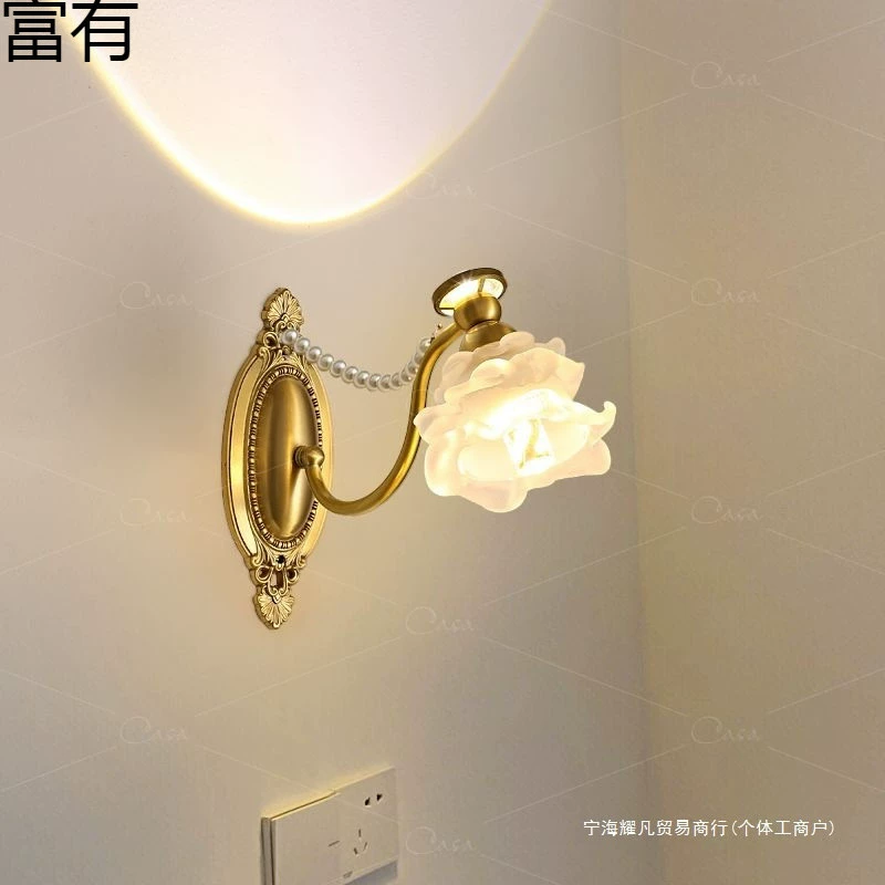 Полностью медный светильник, роскошный цветочный светильник и тень, настенный светильник, французский ретро, ​​гостиная, спальня, прикроватная лампа, ванная комната, антикварное зеркало, фара