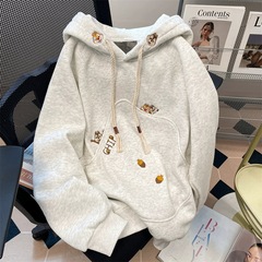 日本の洋風の独特な刺繍のフード付きの女性の秋冬のベルベットの怠惰な風のかわいい減齢コートの上着