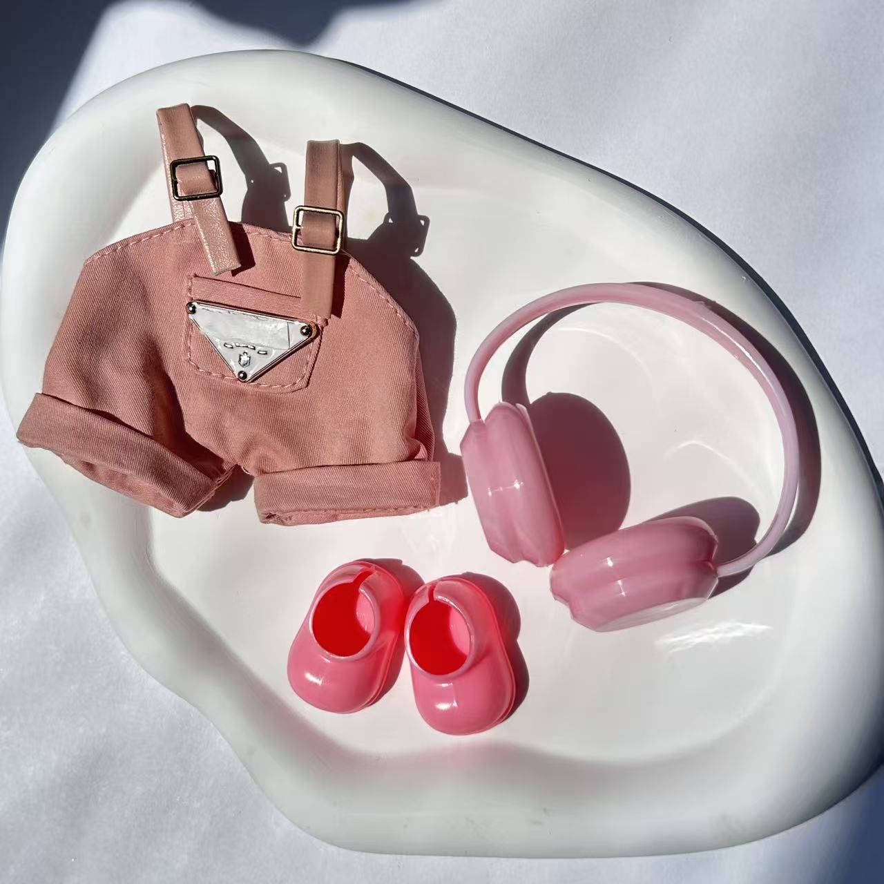 Solo las muñecas de 17cm labubu auriculares, gafas y zapatos envueltos en un paquete completo de reemplazo con ropa de primera, segunda y tercera generación labubu