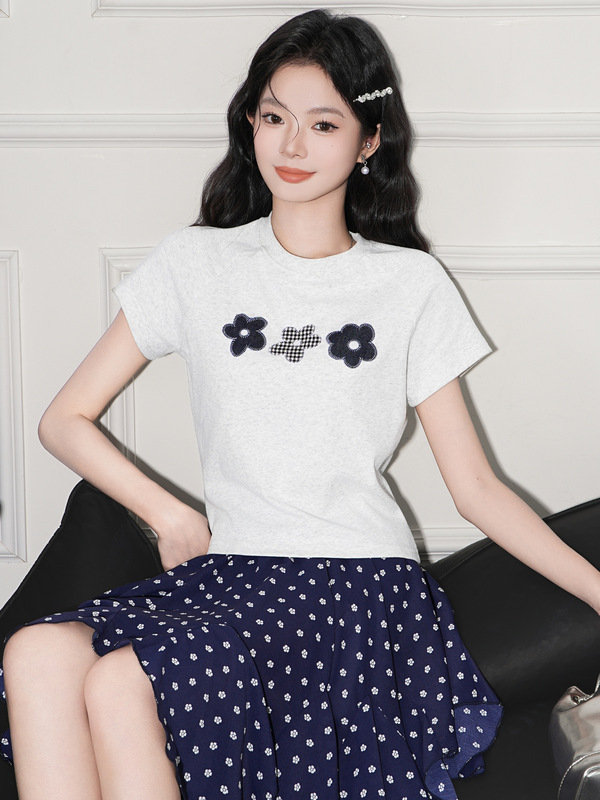 季优 撞色贴布刺绣插肩圆领短袖T恤女2025夏季小众独特设计感上衣|undefined