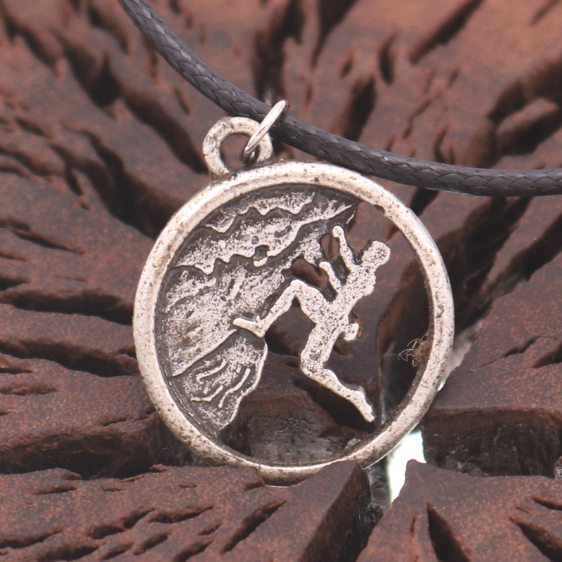 Cross-border Hot Climber Zinc Alloy Pendant Girl Silhouette Jewelry Rock Mountain Climbing Men's Personality Necklace Jewelry