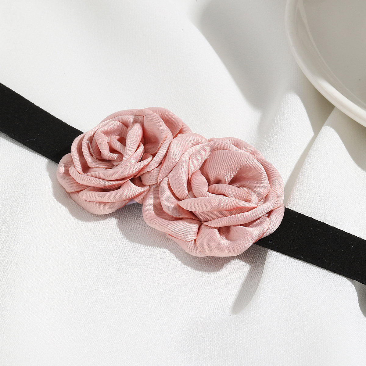 collana di fiori fantasma in vendita calda collana di rose in tessuto con fiori in pizzo collana di fiori_voghion.com