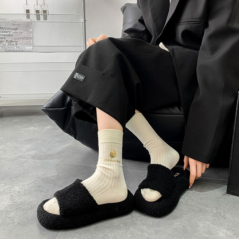 2025d Ins Hot Stamping Winter New Versatile Internet Celebrity Cotton Trendy Mid-Calf Socks_voghion.com