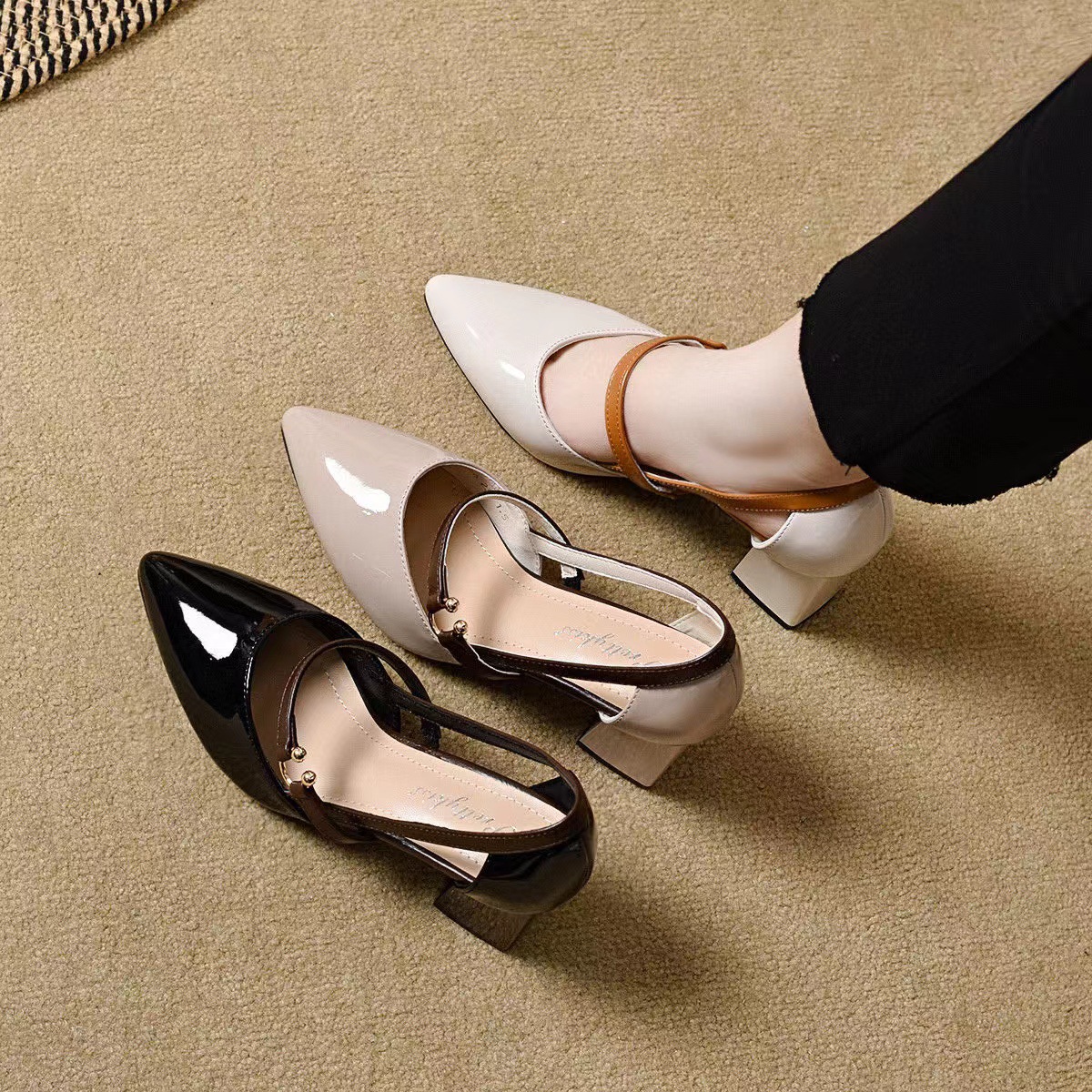 Sandal nữ cao gót đế thô mũi kín quai ngang da thật — Màu trà sữa