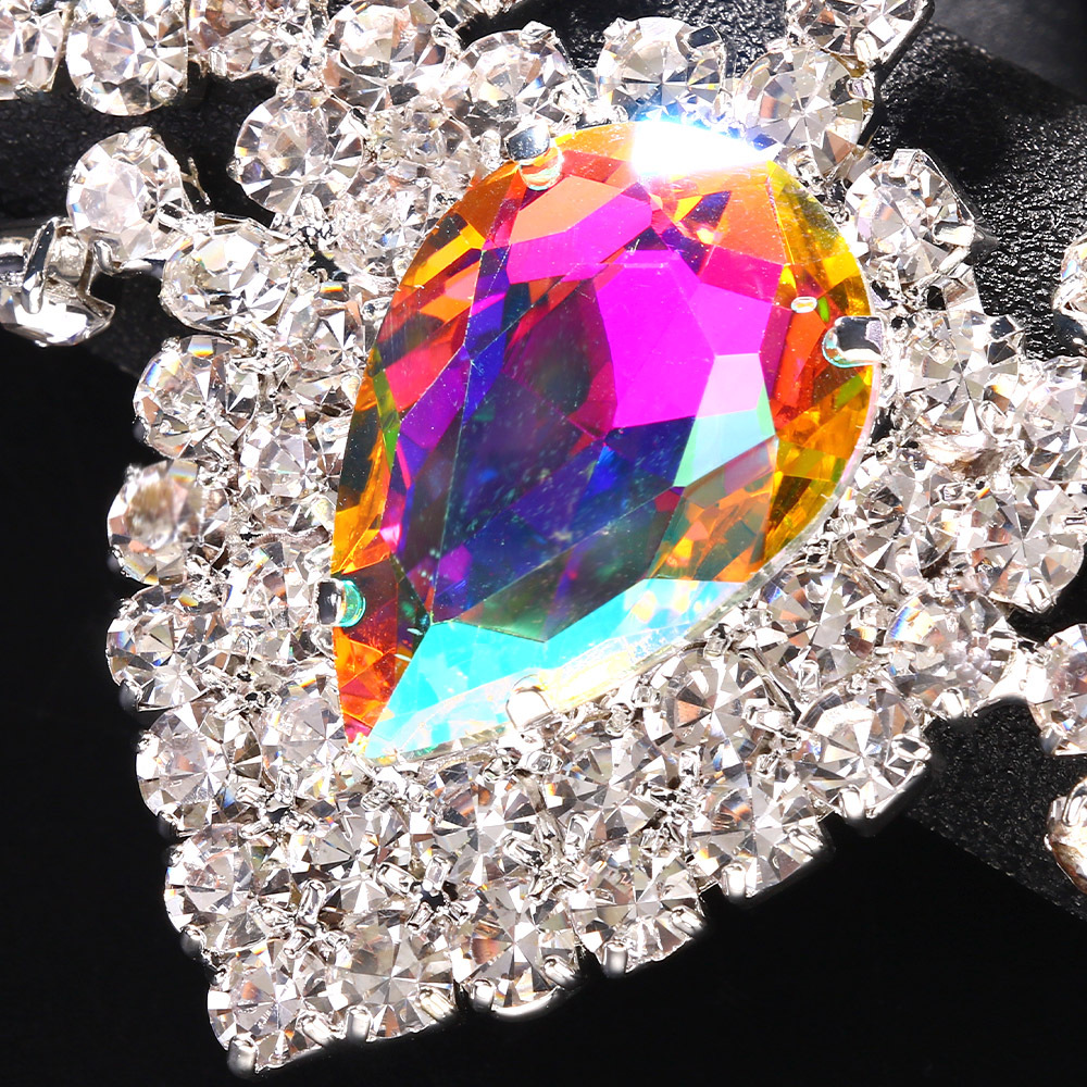 AliExpress Venta caliente exagerado collar traje mujer rhinestone collar flash pendientes reina accesorios conjunto de joyas