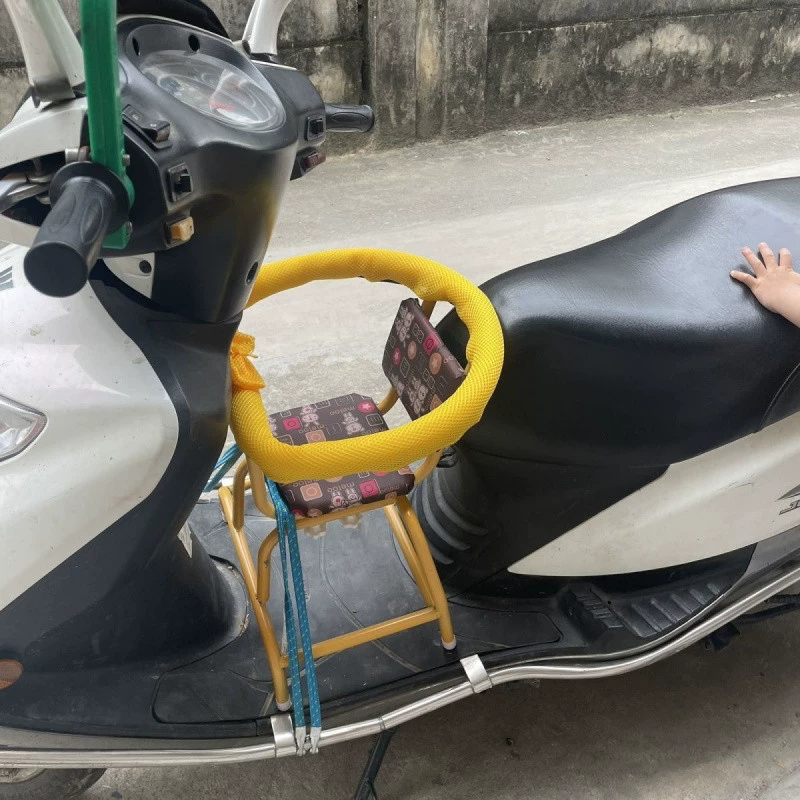 Additional seat, children's pedal, S8