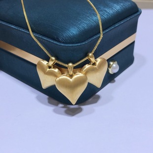 18K Gold Brushed Peach Heart Wide Pendant Au750 Gold Fat Fortune Necklace Pendant Gold Heart-Shaped Holiday Necklace