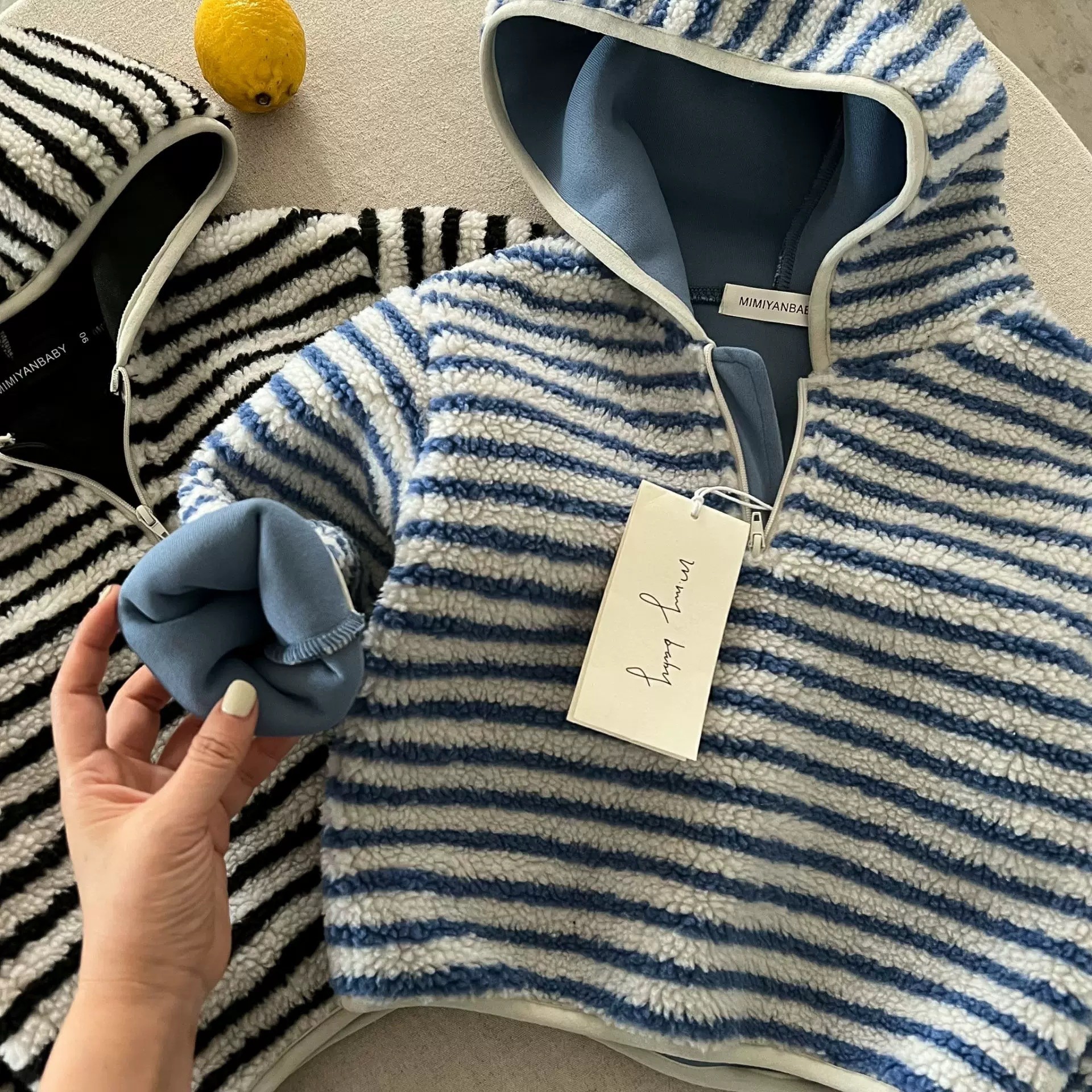 Boys and Girls Velvet Hooded Sweatshirt 2025 Winter New Kidsren's Thickeneded Outwear Baby Stripesd Pullover Warm