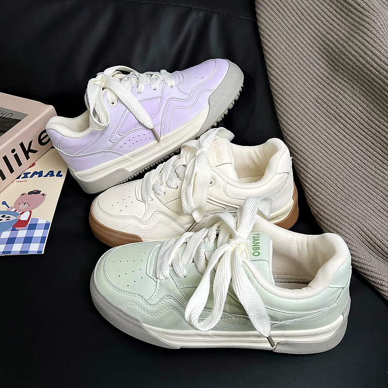 Кожаное лицо маленькие белые туфли женский 2024 новый осенний ретро ins студенты плоская немецкая обувь женская повседневная спортивная обувь
