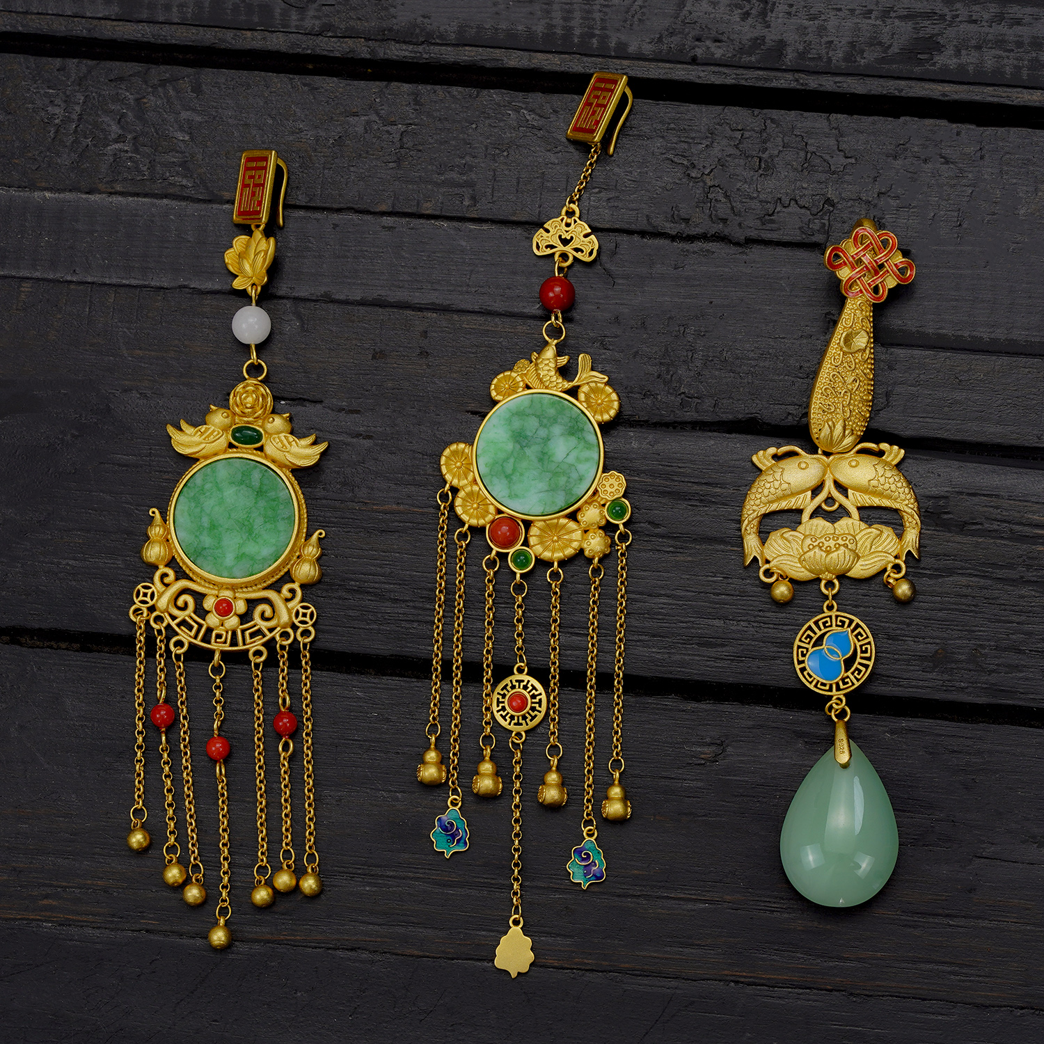 Chinese style retro court cheongsam Hanfu press button tassel pendant Chinese classical brooch chest accessories for women