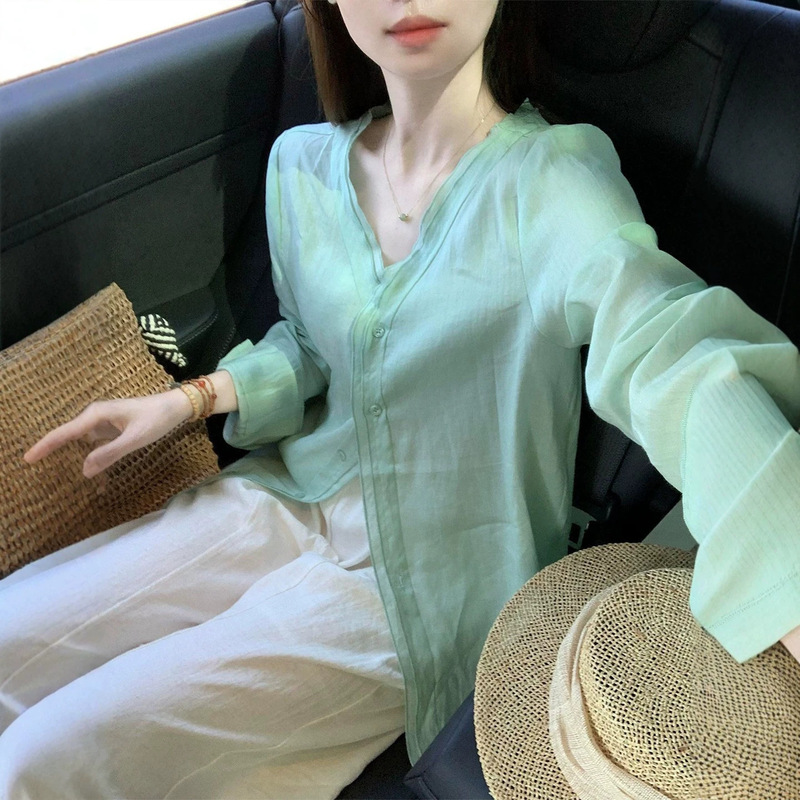 French-Style Green V-Neck Sun-Protective Long-Sleeve Shirt Jacket for Women, Summer High-End Shirt Outerwear, Stylish and Age-Reducing Top French-Style Green V-Neck Sun-Protective Long-Sleeve Shirt Jacket for Women, Summer High-End Shirt Outerwear, Stylish and Age-Reducing Top