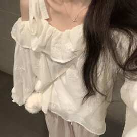 秋季新款2026女韩系甜美露肩荷叶宽松衬衫慵懒风长袖遮肉衬衣上衣