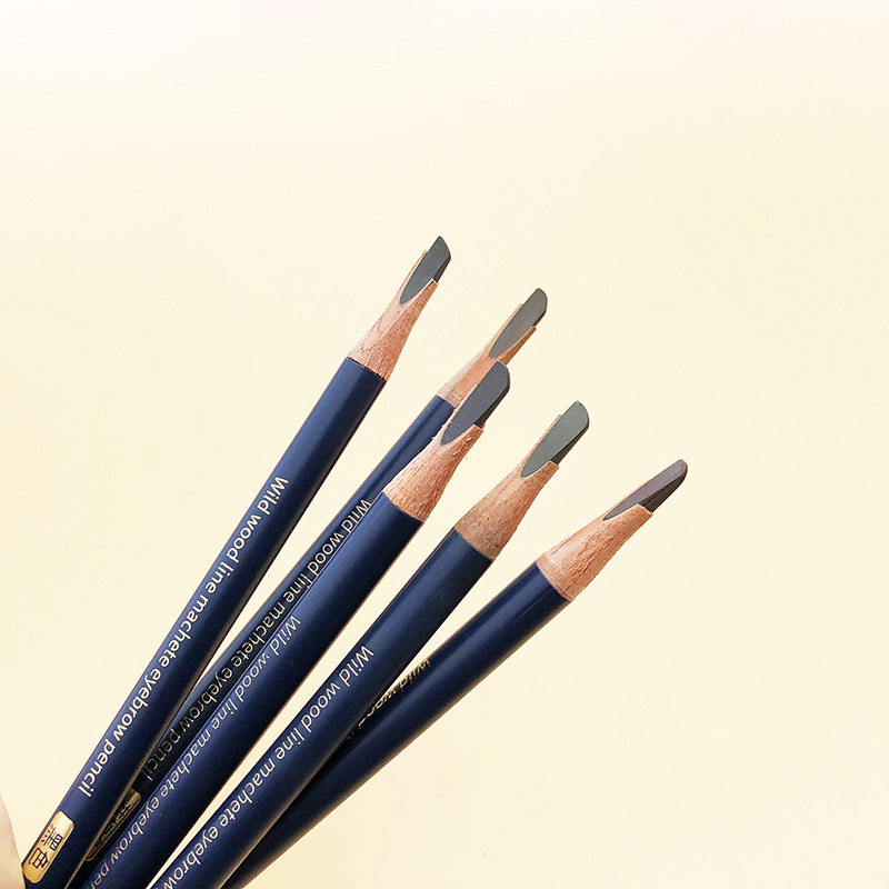 Hengsi wooden eyebrow pencil creates natural, defined brows without smudging. A makeup artist's tool for permanent makeup, eyebrow filling, and shaping – a must-have for natural brows.