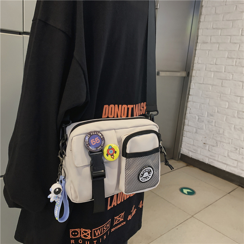 베이지 벨트 펜던트 2 배지