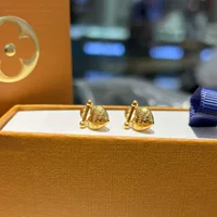 Серьги-сердечки из золота 18к, цвет золота AU750, французская мода, простые, изысканные, маленькие, высококачественные, женские, оптом, в форме ракушки.