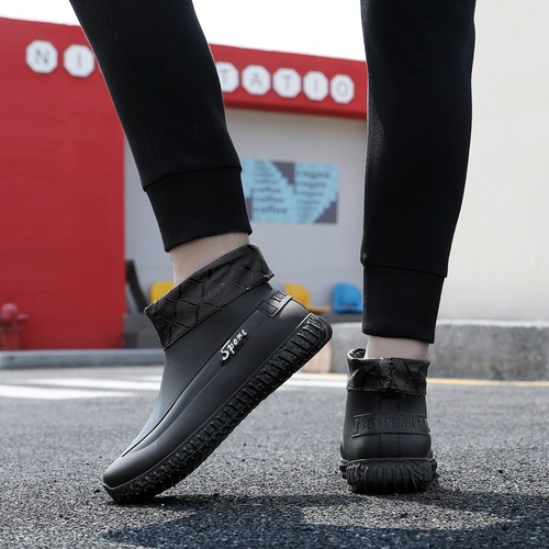 Men's Short Rain Boots Anti-Slip Wear-Resistant Fishing Water Shoes  New Model Men's Insulated Rubber Shoes Waterproof Rain Boots Wholesale