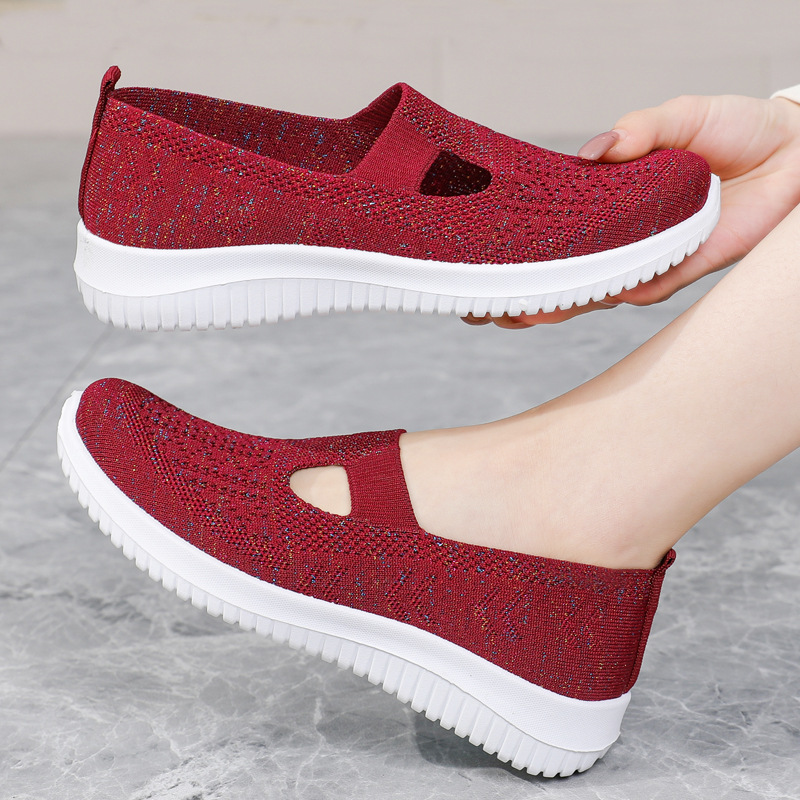 Viejos zapatos de tela de Beijing para mujeres mayores zapatos de verano ligeros suaves de mediana edad y ancianos zapatos de abuela cómodos transpirables un cabello