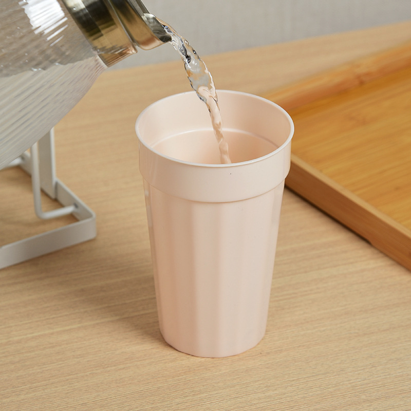 Taza de agua de plástico personalizada pp taza cuadrada duradera taza de color taza de jugo taza de cepillo de dientes taza moderna simple al aire libre