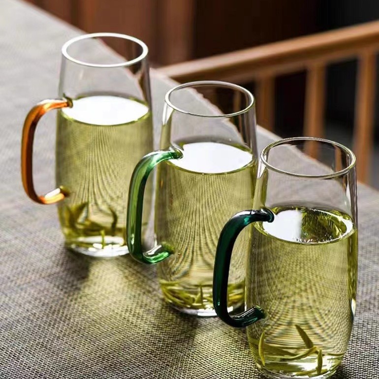 노란색 손잡이