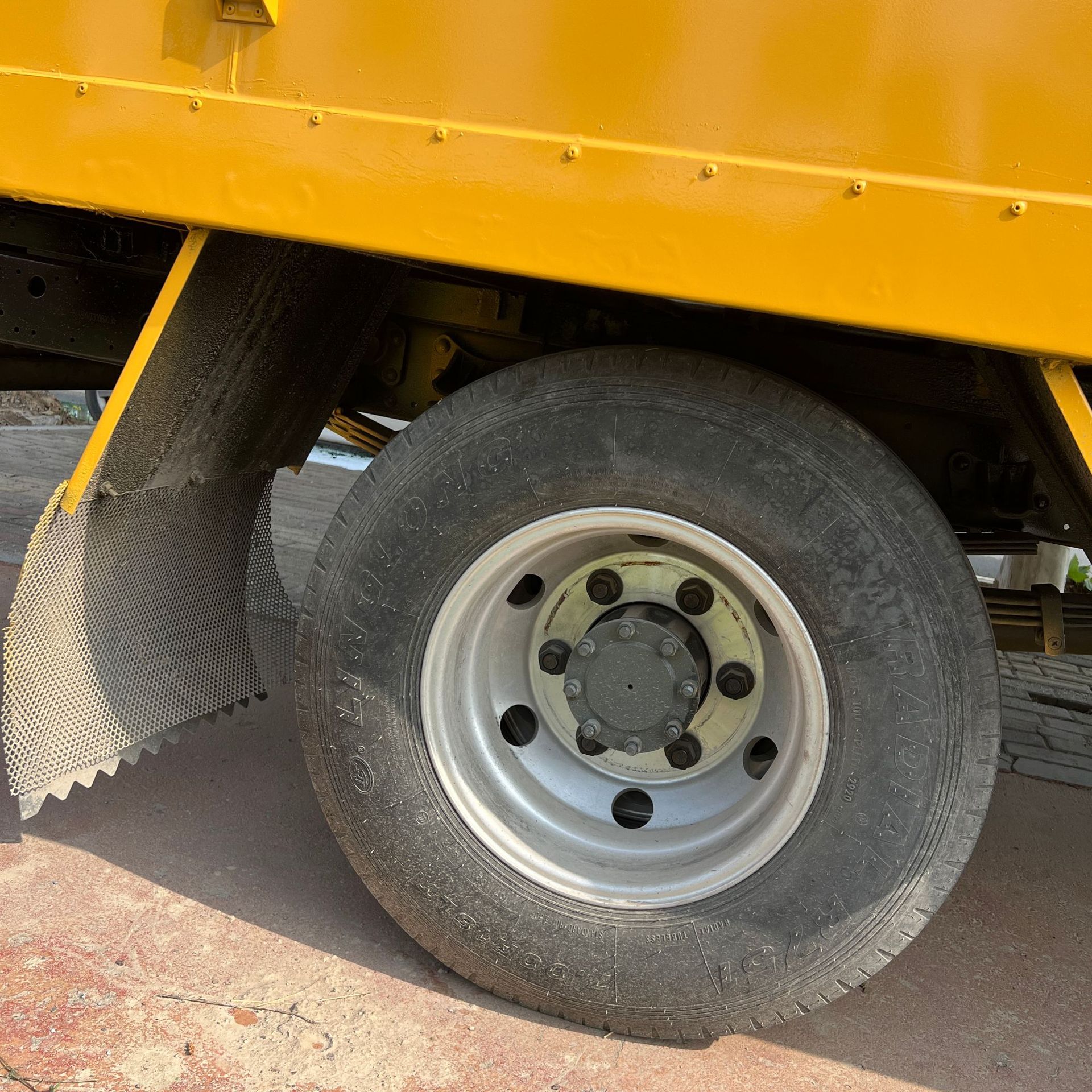 The factory exports to Africa the Sinotruk HOWO 4.2m box-type dump truck, a vehicle specifically designed for urban transportation