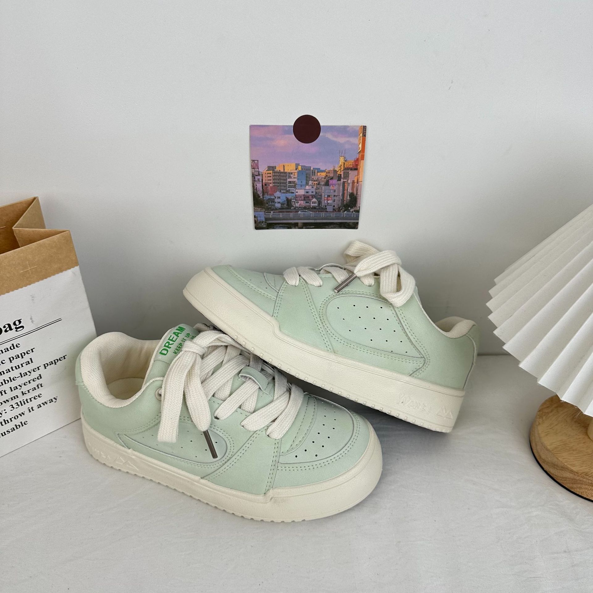 Yuanbo 2025 primavera nuevas zapatillas de deporte para estudiantes zapatos de lona de todo fósforo para mujer versión coreana de los zapatos de lona de nicho de tendencia