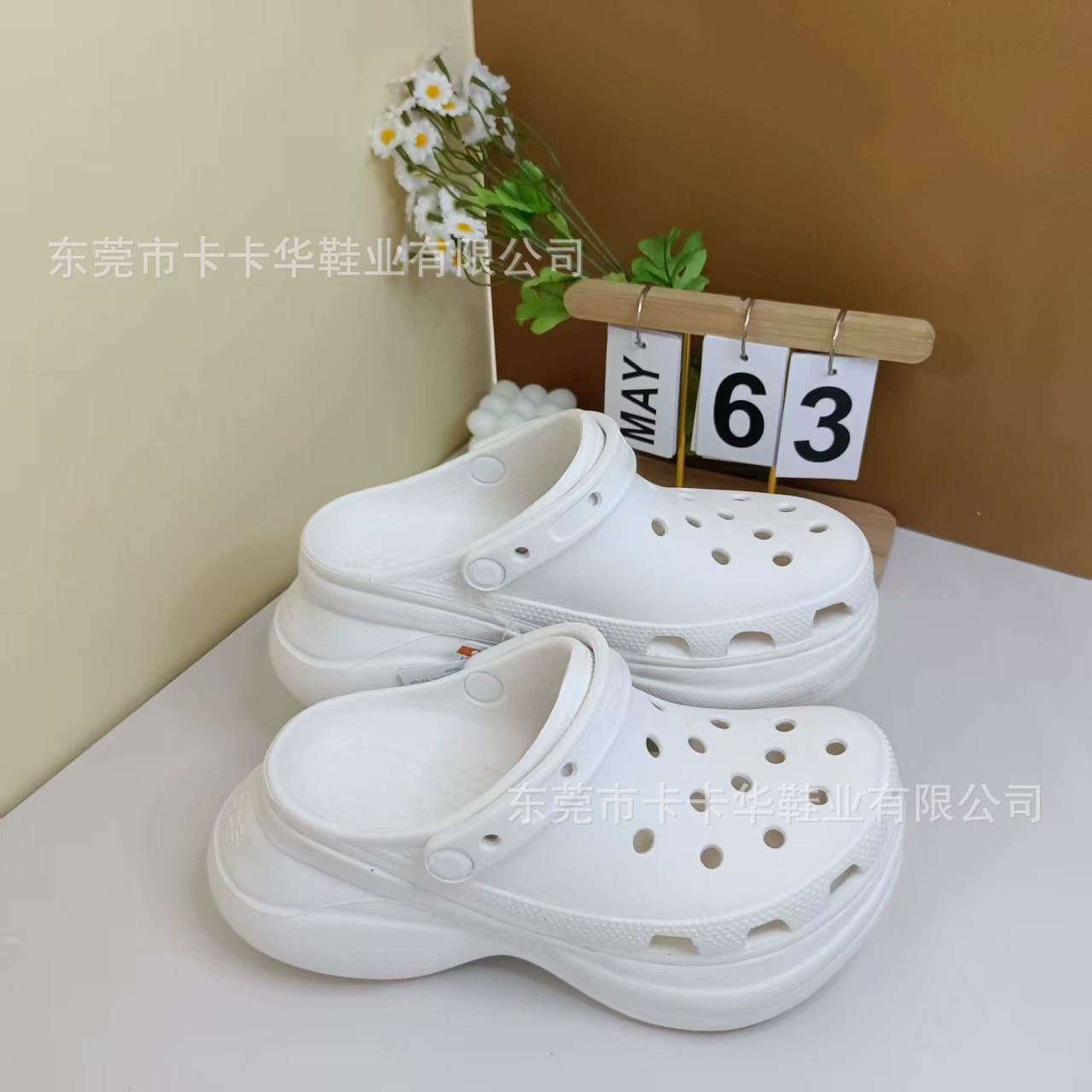 Женские туфли 2025 (Кит) Крокодиловые туфли на толстой подошве Прямые поставки с фабрики Сандалии для увеличения роста Сандалии на низком каблуке Оптом Универсальные