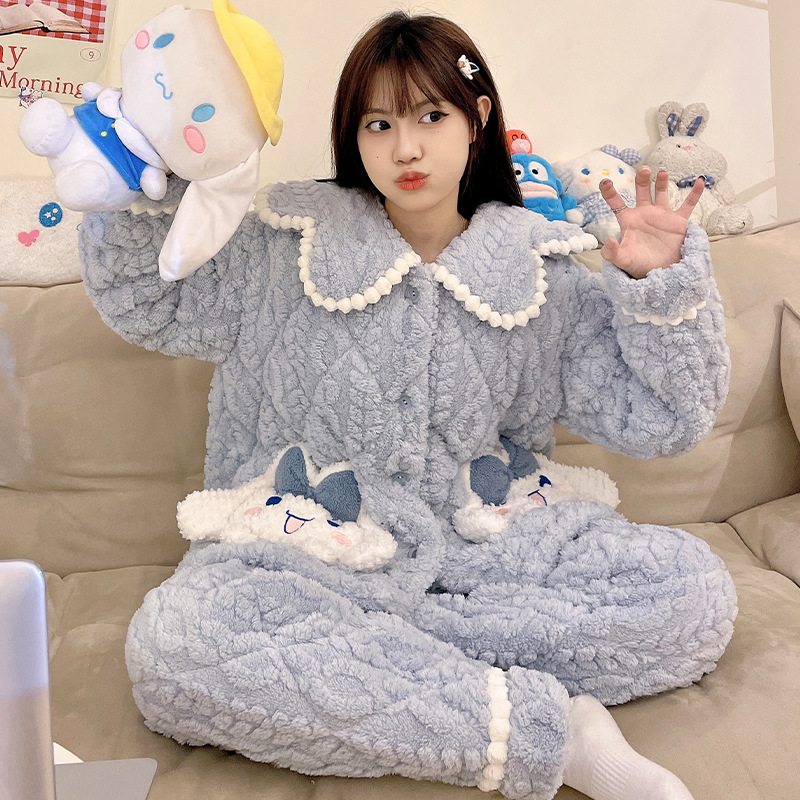 산호 양털 나이트 가운 여성의 가을과 겨울 2024 새로운 기모 두꺼운 퀼트 파자마 공주 칼라 플란넬 홈 옷