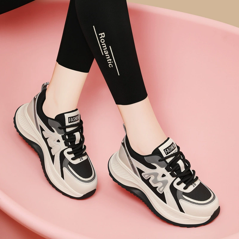 Универсальные черно-белые туфли для папы на толстой подошве для женщин. Новинка весны и лета 2025 года. Кожаная дышащая спортивная обувь. Цветовая гамма туфель с пандой.