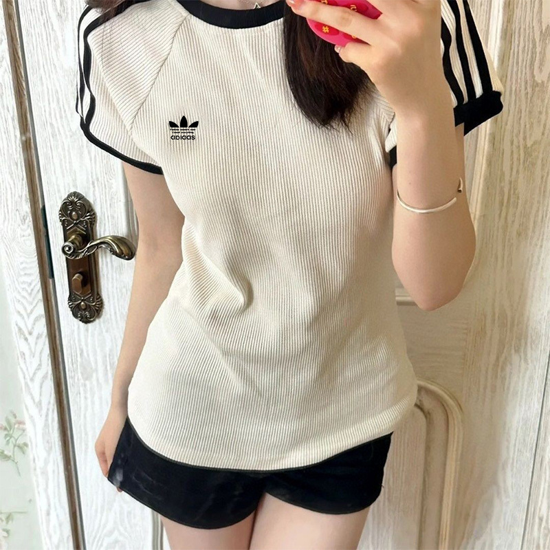 Pure Ribbed Knit Fabric with Clover Embroidery, Round Neck, Slim Fit, Short-Sleeve T-Shirt Top for Women