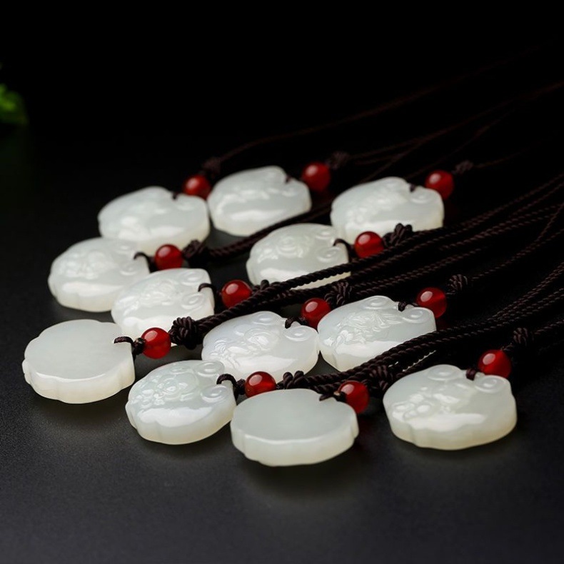 Mặt dây chuyền ngọc Hetian trắng 12 con giáp bản mệnh cầu bình an — Cung hoàng đạo hổ, Ngựa hoàng đạo, Cung hoàng đạo bò, Lợn hoàng đạo chi tiết 4
