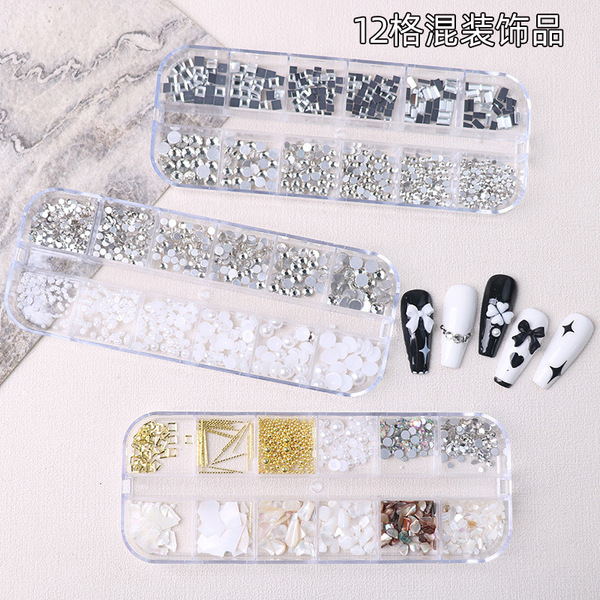 Nail decoration with bow