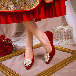 网红时尚酒红色细跟新娘鞋婚宴鞋2022新款女鞋韩版珍珠串珠时装鞋