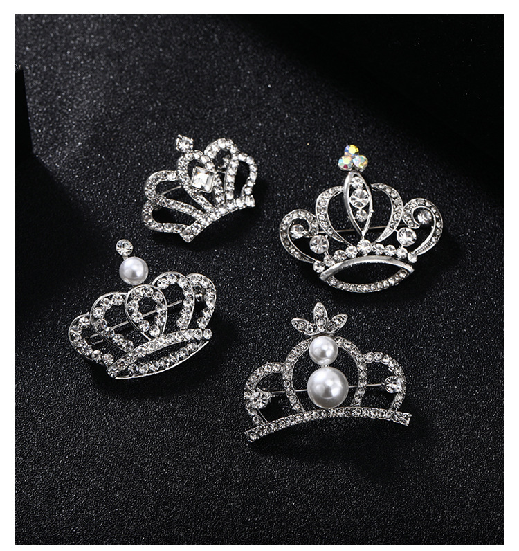 15g Weight Zircon Inlay Material Brooches Classification Simple Style Pin Crown Alloy Rhinestone Zircon Women'S Brooches