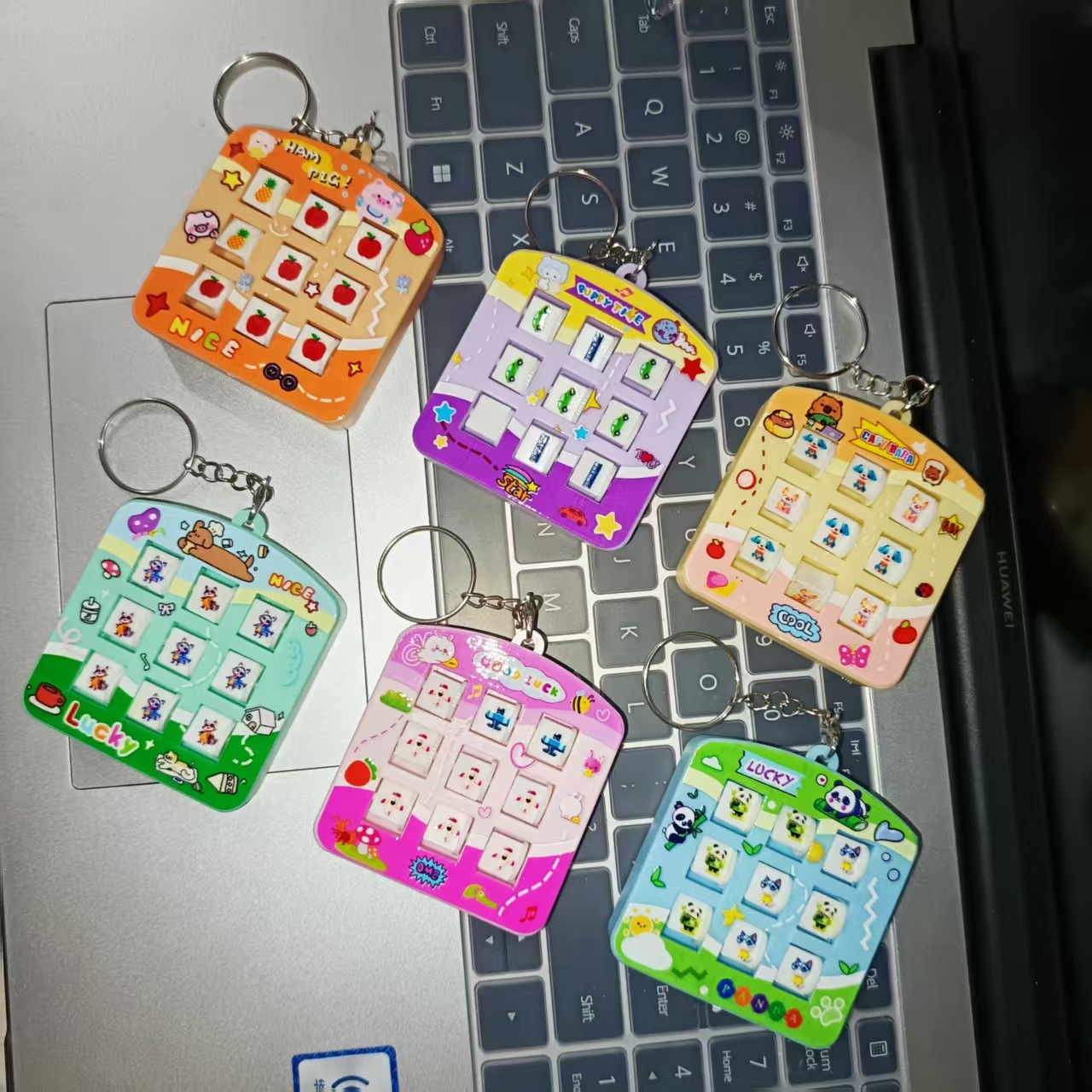 Mini dibujos animados puzzle tic-tac