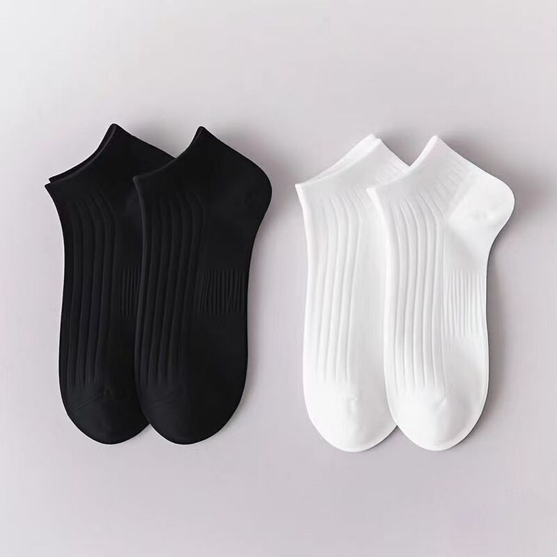 Spring and Summer Trendy High-Quality Unisex Solid Color Sweat-Absorbent Versatile Disposable Black and White Short Boat Socks Wholesale Zhuji Socks
