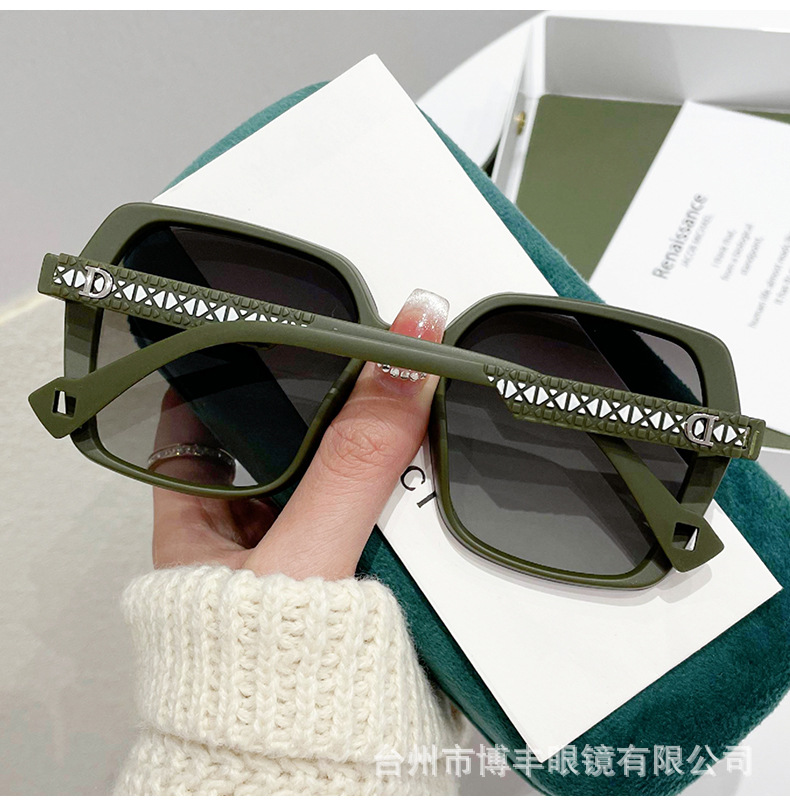 2023 New Fashionable Polarized Sunglasses with Fine Sparkling Small Fragrance, Ultra Light Sunglasses, Showcasing Style,_voghion.com