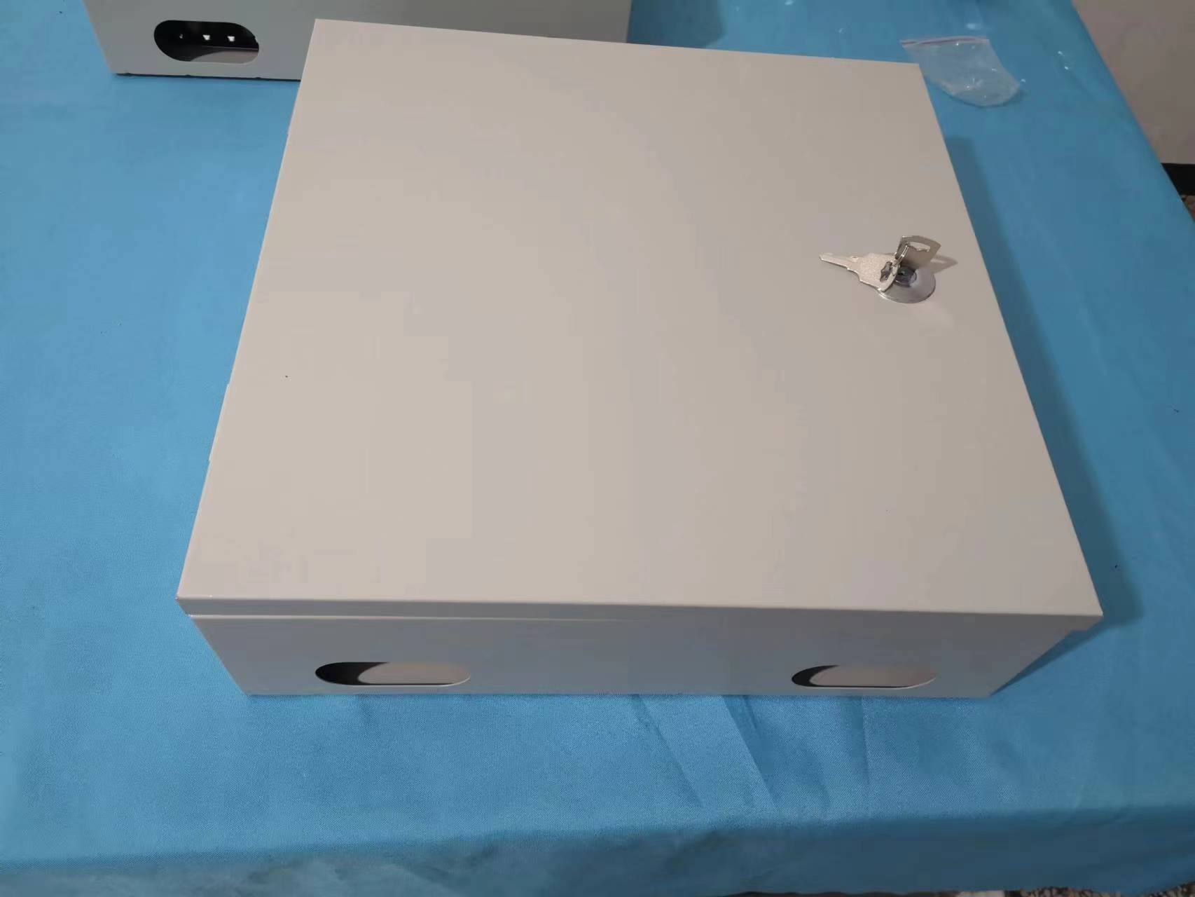 144芯直熔箱表面