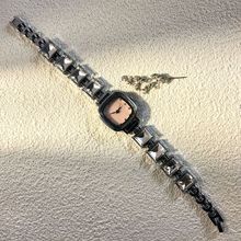 �߼����ʯ���Ů���p��С��������r��Ůʿ����ʯӢ�ֱ��F؛���l