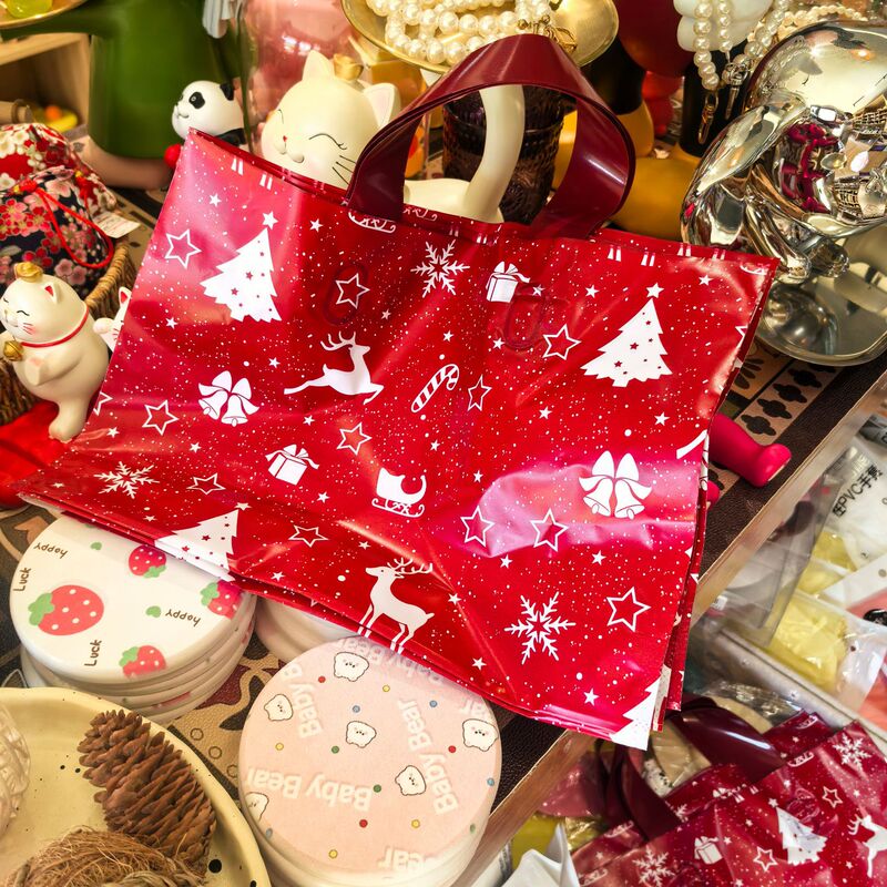 国境を越えて人気のあるクリスマスのアイデアプラスチック手提げ袋卸売り漫画包装袋クリスマスツリープリントギフト袋|undefined
