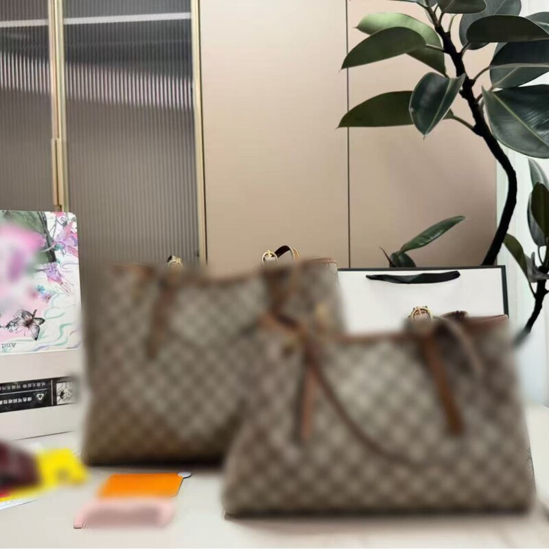 Gucci Large-Capacity Bag 2025 New Women's Bag Emblem Fashion Stylish Versatile Shoulder Bag Tote Bag Monogram Gucci Large-Capacity Bag 2025 New Women's Bag Emblem Fashion Stylish Versatile Shoulder Bag Tote Bag Monogram