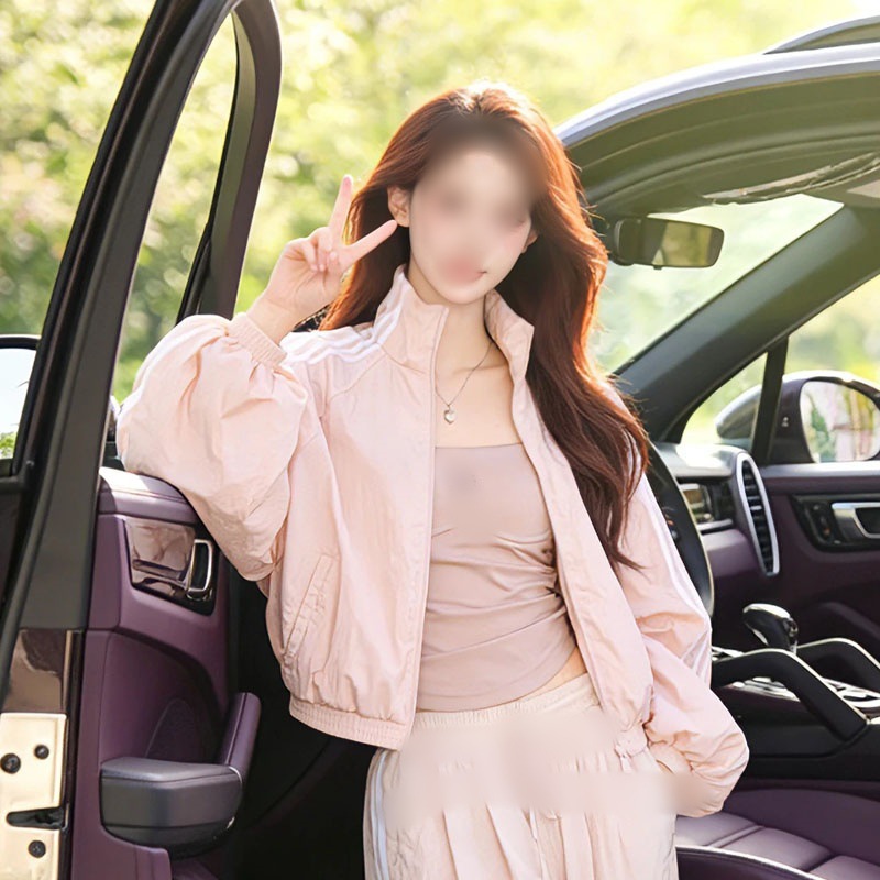 Song Yuqi's Same Style Korean Version of the Popular Early Spring Three-Stripe Loose Sports Fitness Jacket Woven Outerwear, Fashionable and Versatile